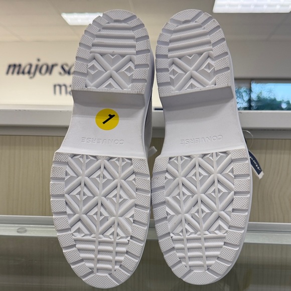 Converse White Platform High-Tops Brand New NWT. - Picture 5 of 7